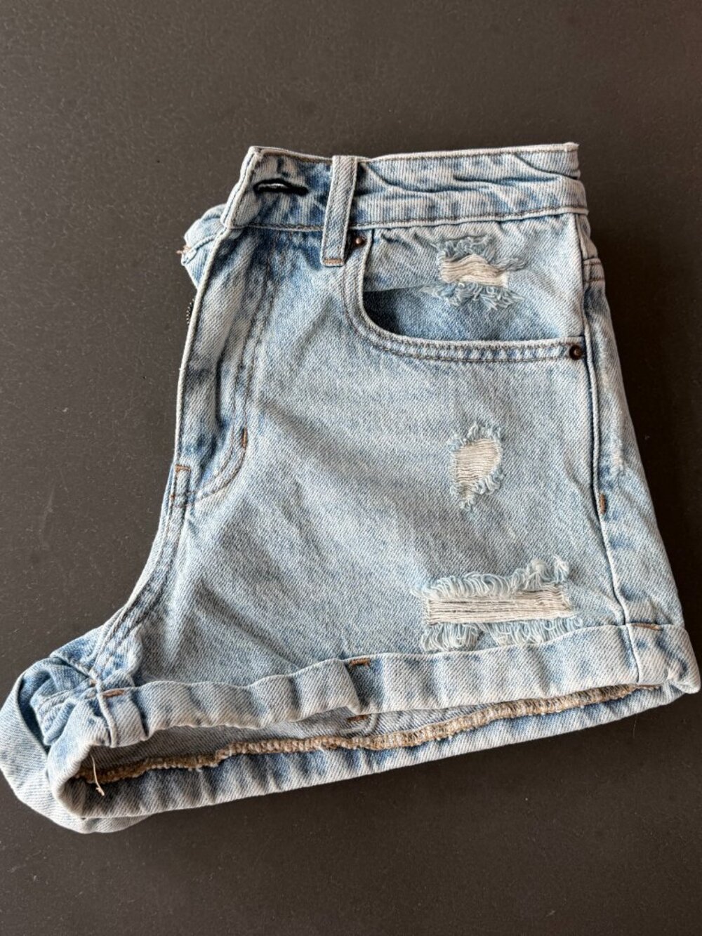 Pacsun Distressed Cuffed Mom Jean Shorts - 26 - Light Wash - Picture 7 of 7